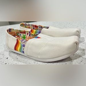 Toms pride shoes size 9